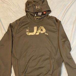 Men’s XL Under Armour hoodie